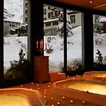Du Glacier - The Dom Collection ホテル サース フェー