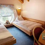 Du Glacier - The Dom Collection 3*